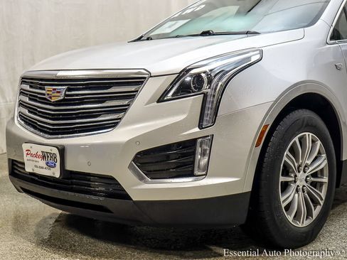 Used 2017 Cadillac XT5 Luxury w/ Driver Awareness Package AWD/4WD image 3