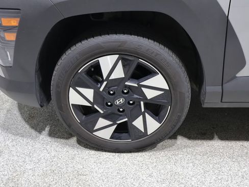 Used 2024 Hyundai Kona SEL AWD/4WD image 9