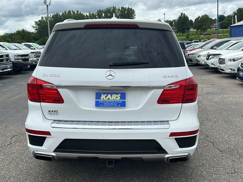 Used 2015 Mercedes-Benz GL 550 4MATIC image 7
