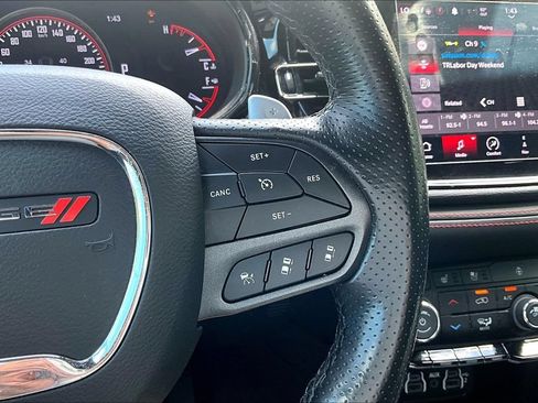 Used 2024 Dodge Durango GT RWD image 12