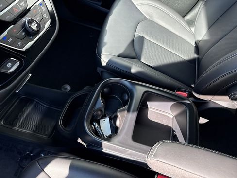 New 2026 Chrysler Pacifica Select image 25