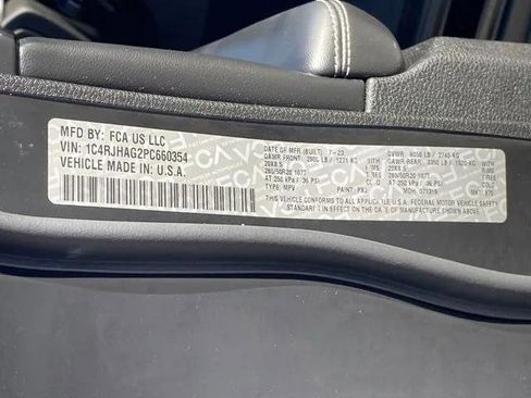 Certified 2023 Jeep Grand Cherokee Altitude image 40