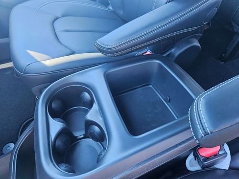 New 2026 Chrysler Pacifica Select image 28