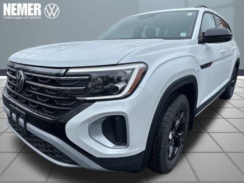 New 2026 Volkswagen Atlas Peak Edition image 1
