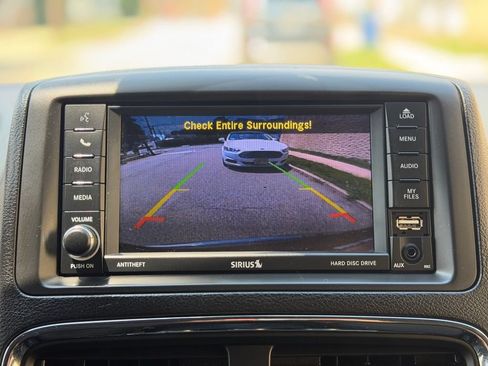 Used 2019 Dodge Grand Caravan SE FWD image 30
