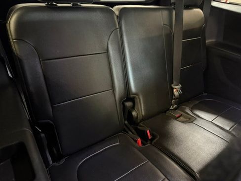 Used 2018 Chevrolet Traverse LT w/ LPO, 'HIT The Road' Package AWD/4WD image 23
