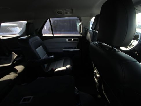 Used 2024 Ford Explorer XLT w/ Equipment Group 202A AWD/4WD image 19
