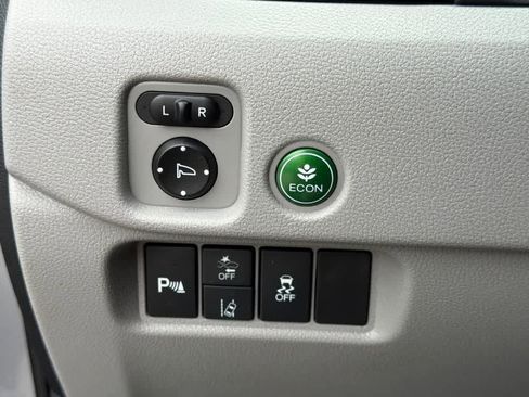 Used 2021 Honda Pilot Touring image 31