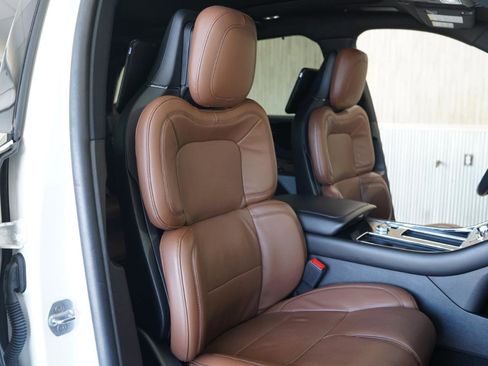 Used 2023 Lincoln Aviator Reserve w/ Equipment Group 201A image 29