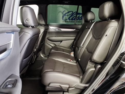 Used 2023 Cadillac XT6 Luxury FWD image 8