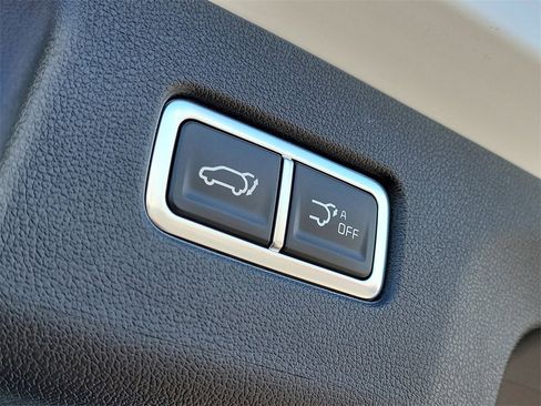 Used 2025 Kia Sorento SX Prestige w/ Olive Brown Leather Package image 9