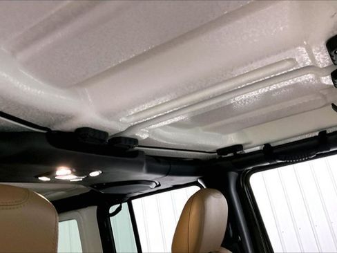 Used 2021 Jeep Wrangler Unlimited Rubicon AWD/4WD image 22