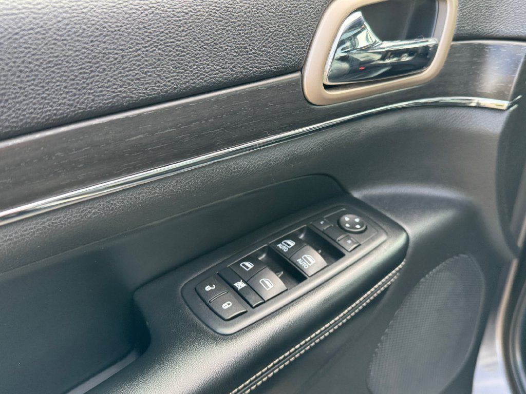 Used 2017 Jeep Grand Cherokee Limited AWD/4WD image 19