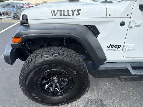Used 2023 Jeep Wrangler Unlimited Sport AWD/4WD image 3