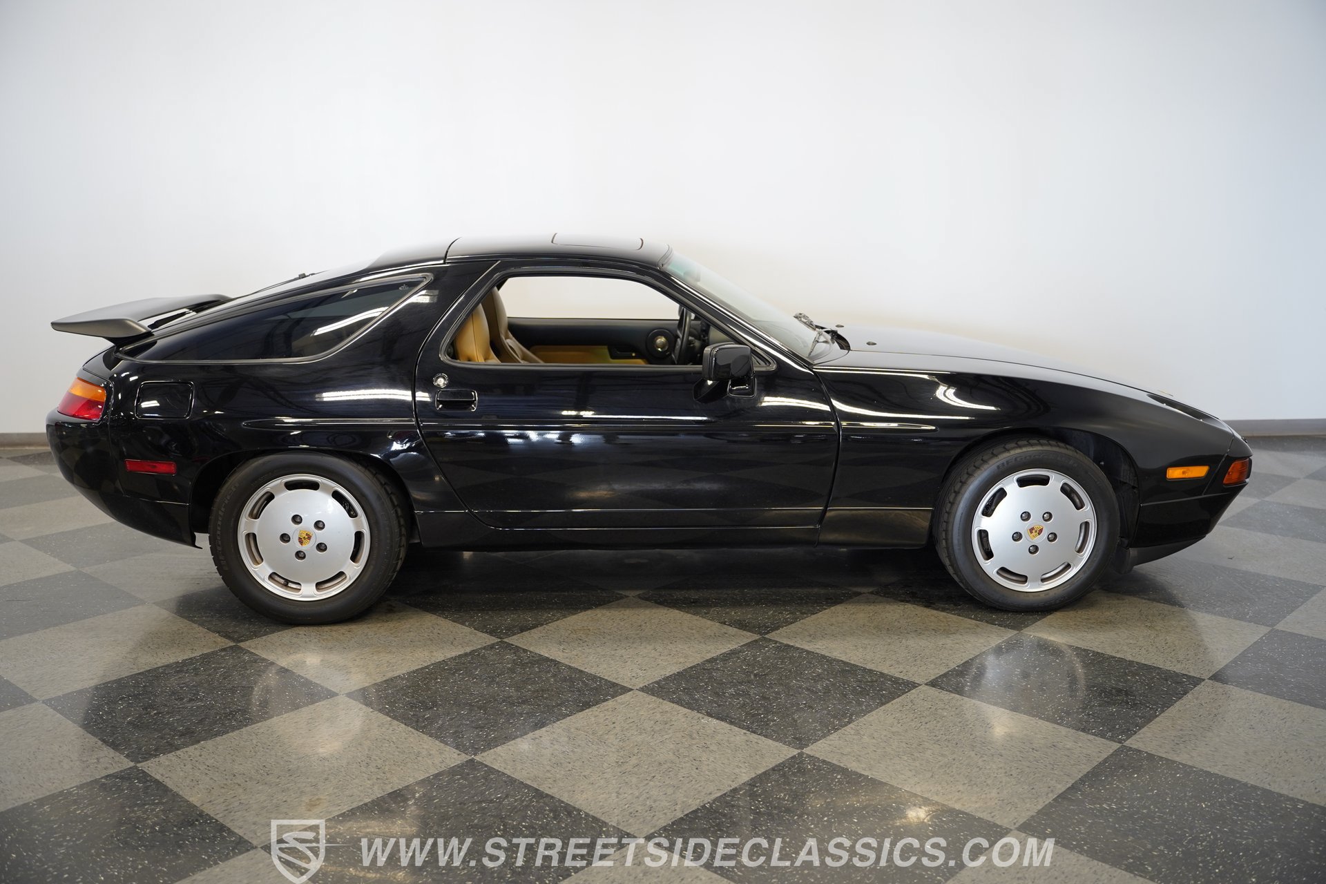 Used 1988 Porsche 928 S4 RWD image 15