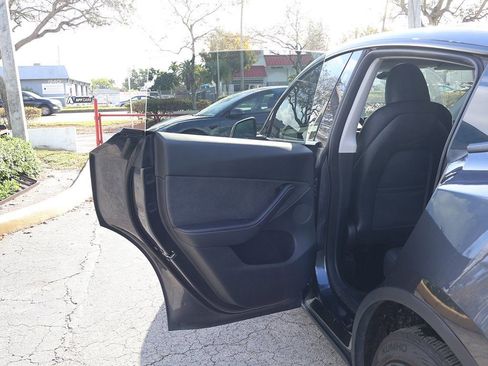 Used 2024 Tesla Model Y Long Range image 24