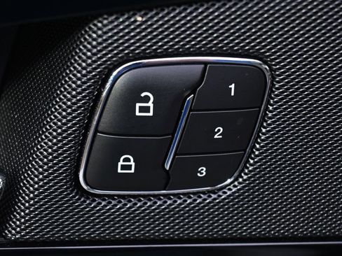 Used 2023 Lincoln Nautilus Reserve w/ Equipment Group 201A image 20