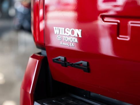Certified 2025 Toyota Tacoma TRD Off-Road AWD/4WD image 7