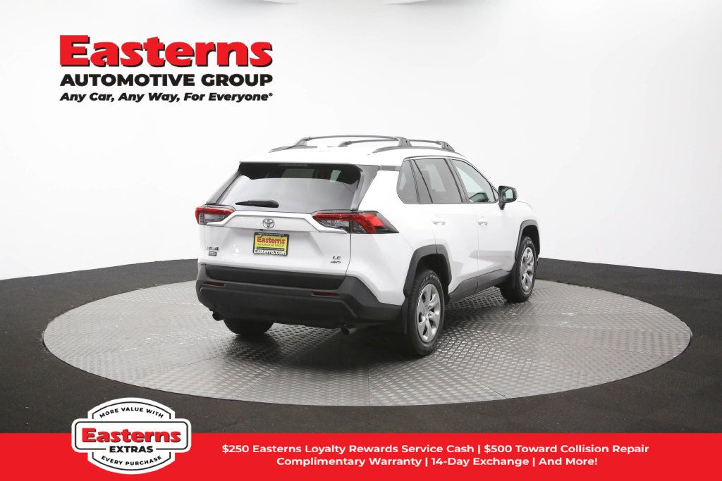 Used 2021 Toyota RAV4 LE AWD/4WD image 40