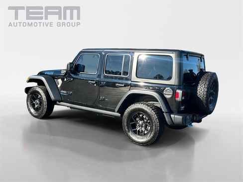 Used 2024 Jeep Wrangler Unlimited image 5