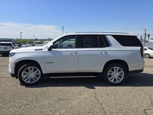Used 2024 Chevrolet Tahoe High Country AWD/4WD image 18