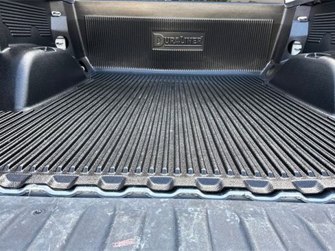 Used 2025 GMC Sierra 1500 SLT image 17