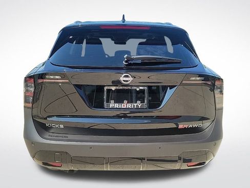 New 2025 Nissan Kicks SR w/ SR Premium Package image 4