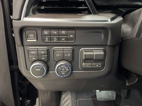 New 2026 Chevrolet Suburban LT w/ Comfort Package image 25