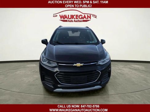 Used 2018 Chevrolet Trax LT w/ Driver Confidence Package image 2