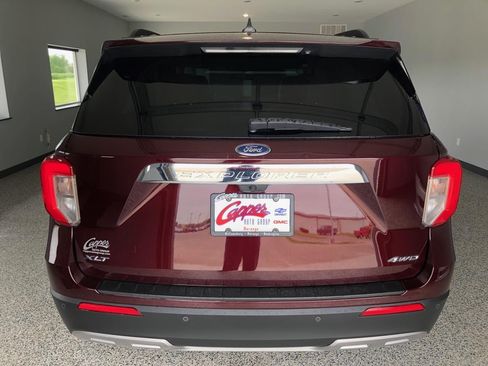 Used 2022 Ford Explorer XLT w/ Equipment Group 202A AWD/4WD image 3
