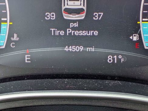 Used 2023 Chrysler Pacifica Touring-L FWD image 30