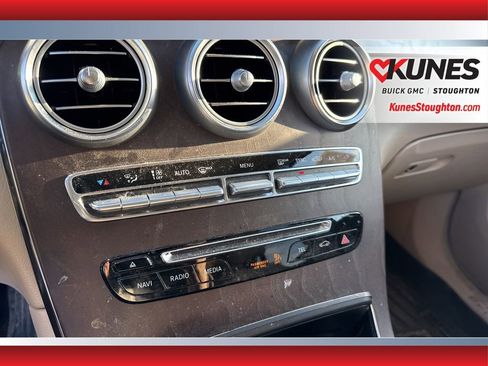 Used 2019 Mercedes-Benz GLC 300 4MATIC image 29