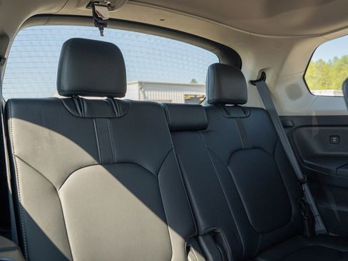 Used 2024 Honda Pilot Touring image 16