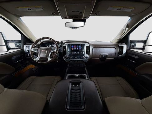 Used 2018 GMC Sierra 1500 SLT AWD/4WD image 9