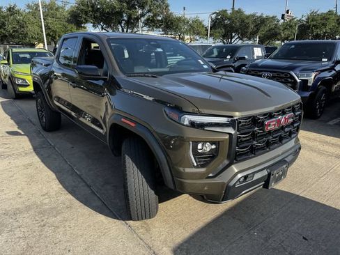 Used 2024 GMC Canyon Elevation w/ Convenience Package RWD image 3