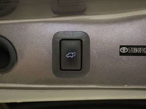 Used 2014 Toyota Highlander Plus image 36