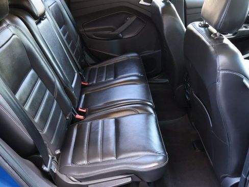 Used 2019 Ford Escape Titanium AWD/4WD image 28