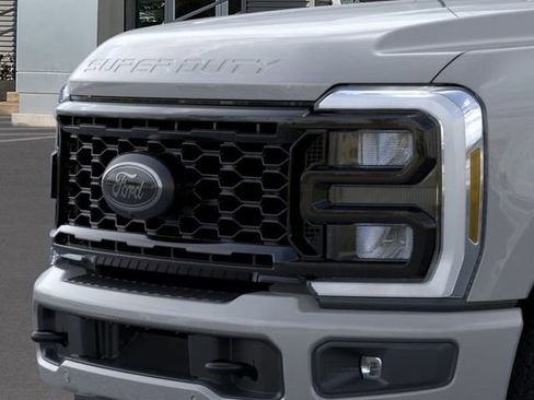 New 2026 Ford F250 Lariat w/ Black Appearance Package image 17