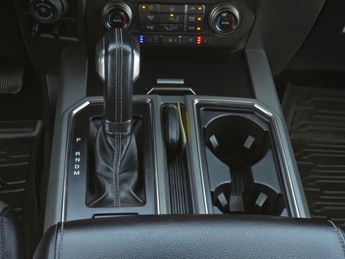 Used 2018 Ford F150 Raptor w/ Equipment Group 802A Luxury image 12