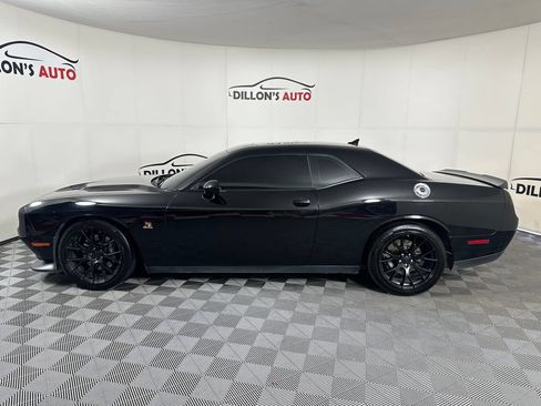 Used 2016 Dodge Challenger R/T Scat Pack w/ Leather Interior Group RWD image 3