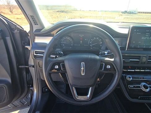 Used 2022 Lincoln Corsair FWD w/ Premium Package image 27