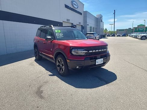 Used 2025 Ford Bronco Sport Outer Banks w/ Outer Banks Tech Package+ AWD/4WD image 9