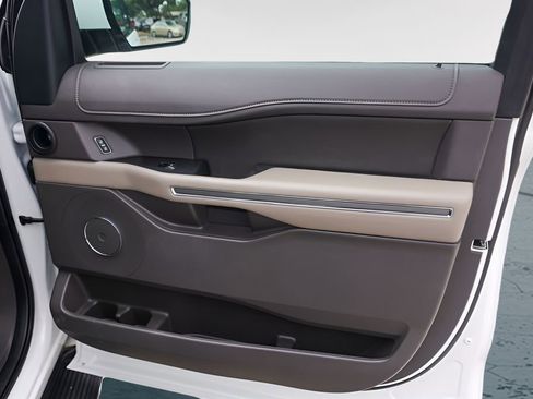 Used 2021 Ford Expedition XLT RWD image 31