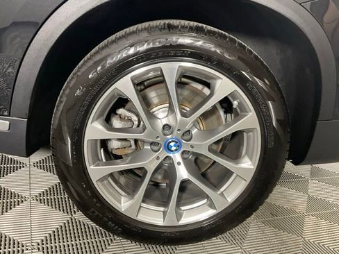 Certified 2025 BMW X5 xDrive50e w/ Premium Package AWD/4WD image 38