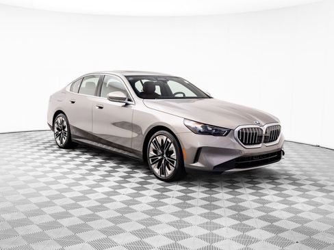 Certified 2025 BMW 540i xDrive image 7