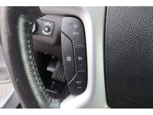 Used 2011 GMC Acadia SLE image 12