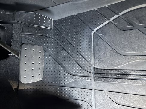 Certified 2023 Chevrolet Traverse RS image 17