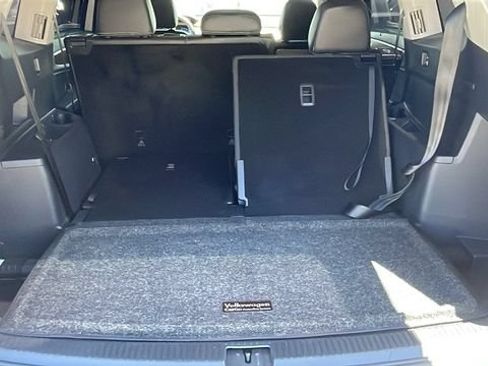 Used 2024 Volkswagen Atlas SE w/ Black Wheel Package FWD image 27