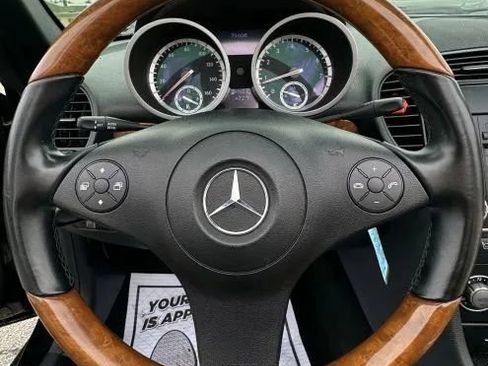 Used 2011 Mercedes-Benz SLK 300 image 28