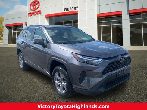 Used 2025 Toyota RAV4 XLE AWD/4WD image 1